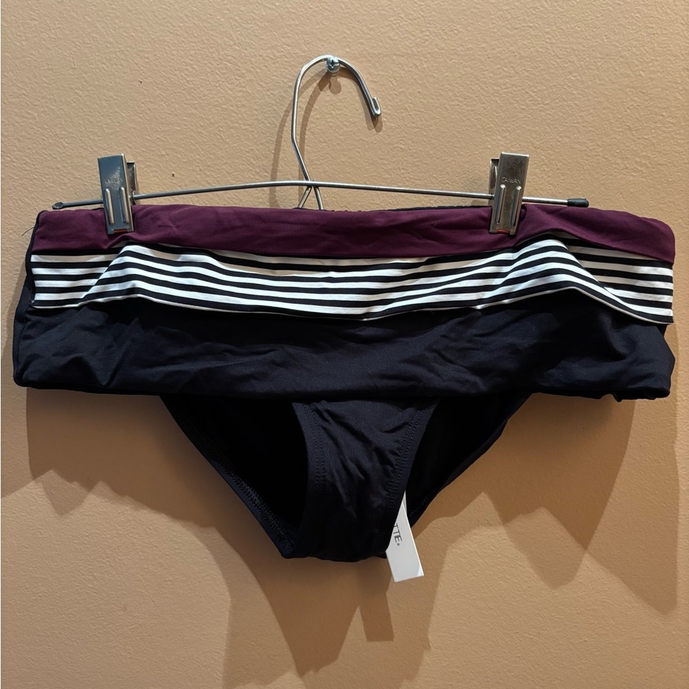 Bleu Rod Beattie full coverage with a wider cut at the hips Black and Burgundy 4